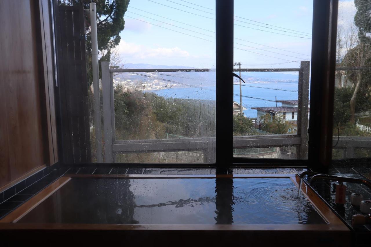 熱海の海が一望できる温泉付貸別荘 満月あじろ Mitsukiajiro Atami  Dış mekan fotoğraf